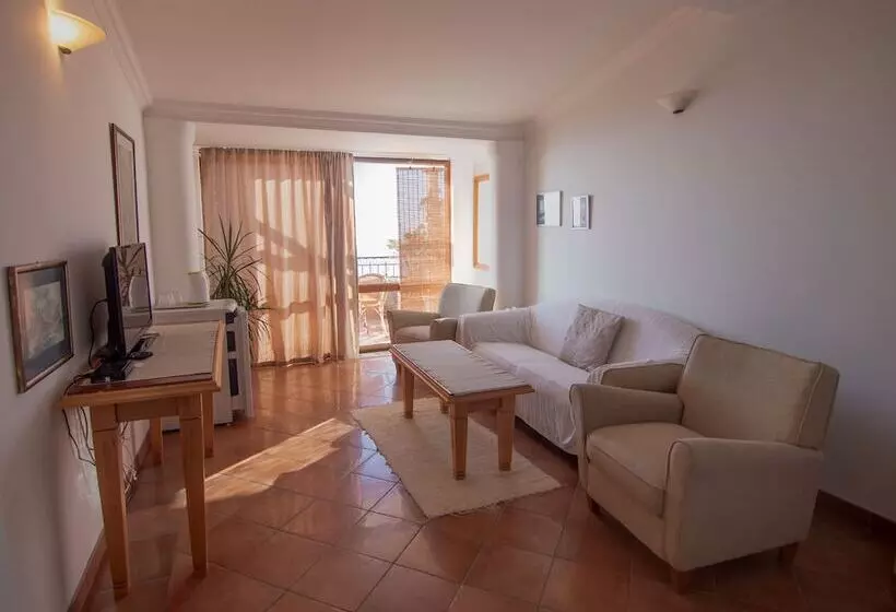 Apartments And Rooms Levantin Inn