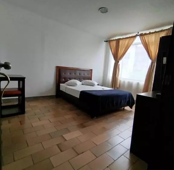 هتل Catalina Plaza Centro