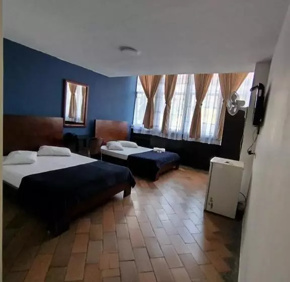 هتل Catalina Plaza Centro