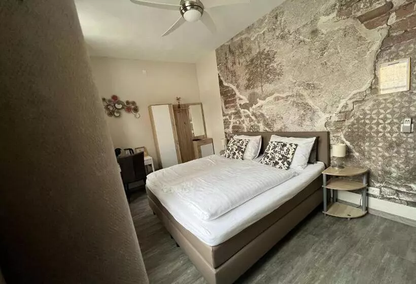 酒店 Crasborn Thorn