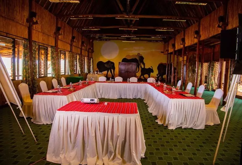 هتل Kilaguni Serena Safari Lodge