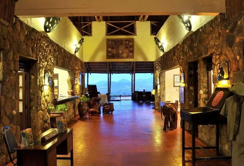 هتل Kilaguni Serena Safari Lodge