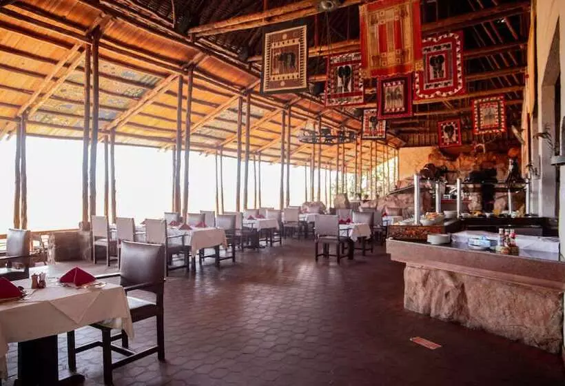 هتل Kilaguni Serena Safari Lodge