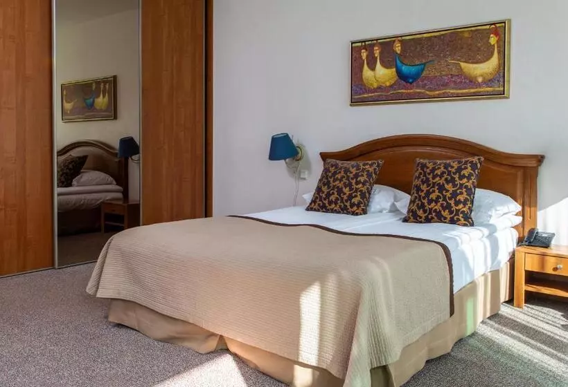 هتل Medea Apartments By Upa