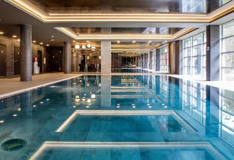 هتل Medea Apartments By Upa