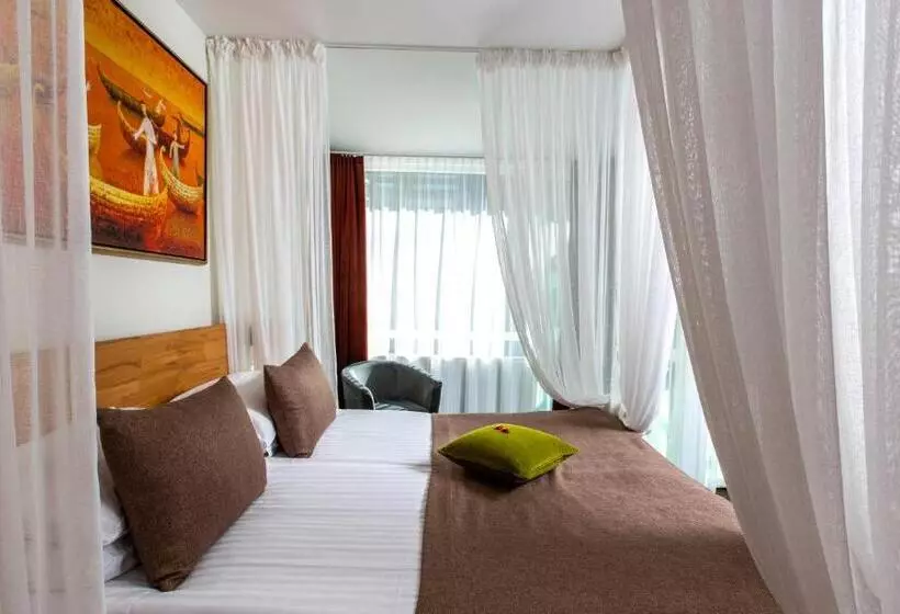 هتل Medea Apartments By Upa