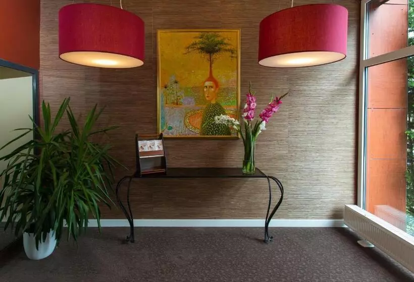 هتل Medea Apartments By Upa