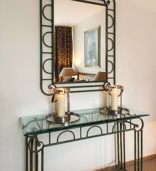 هتل Medea Apartments By Upa