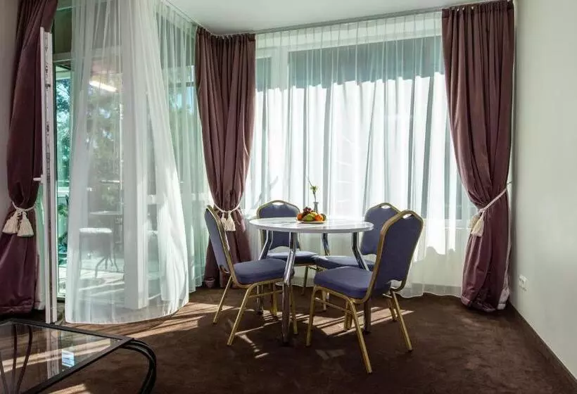 هتل Medea Apartments By Upa