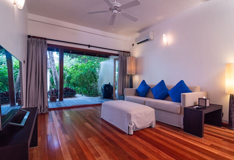 هتل Mirihi Island Resort