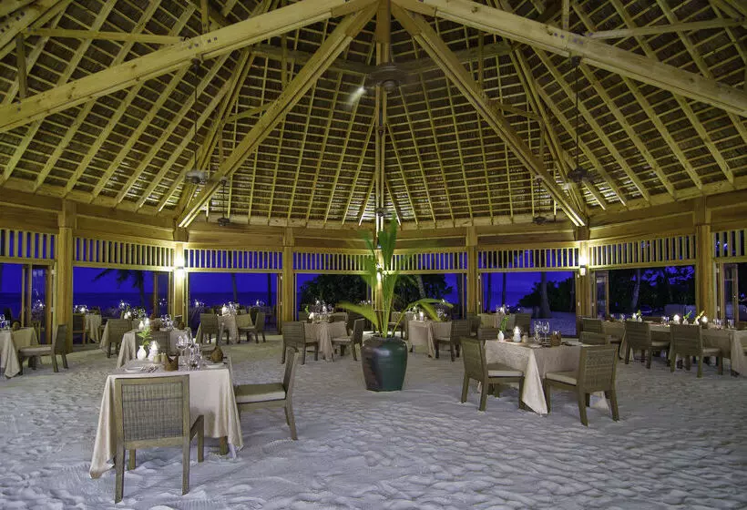 هتل Mirihi Island Resort