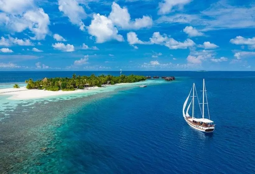 هتل Mirihi Island Resort