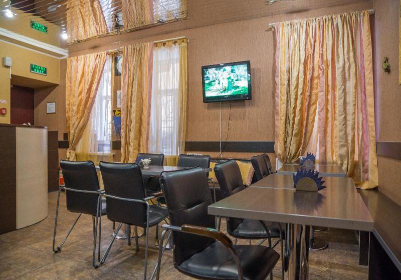 فندق Ra Nevsky 102