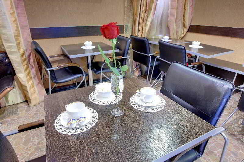 فندق Ra Nevsky 102