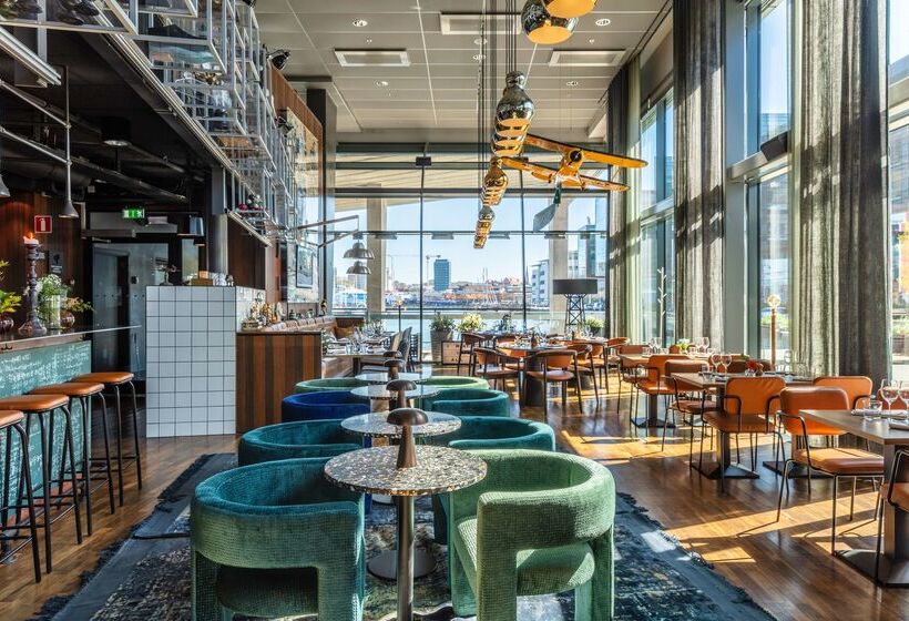 هتل Radisson Blu Riverside