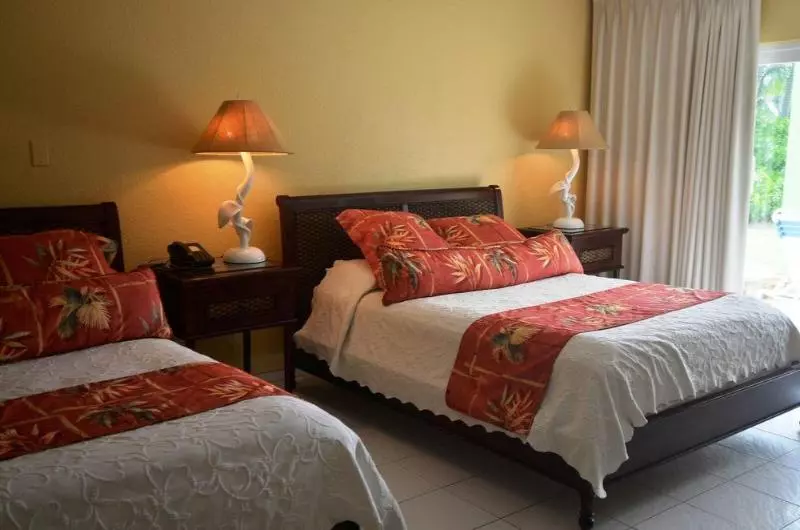 هتل The Palms At Pelican Cove