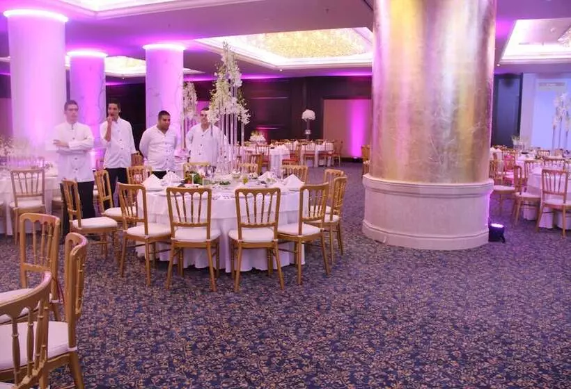 Jiyeh Marina Resort Hotel & Chalets