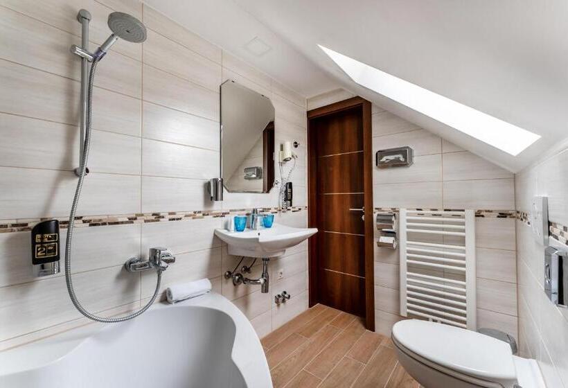 Hotel Aspire Castillo Reutlingen, Trademark Collection By Wyndham