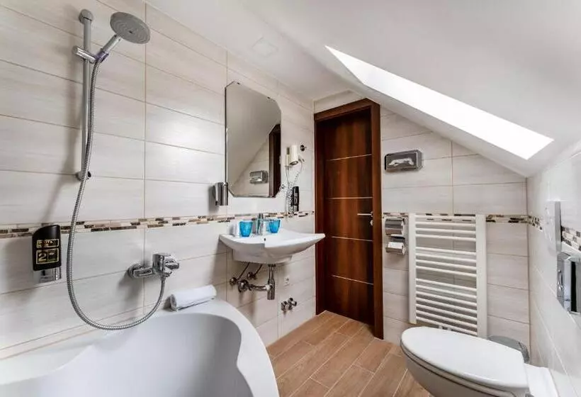 Hotelli Aspire Castillo Reutlingen, Trademark Collection By Wyndham