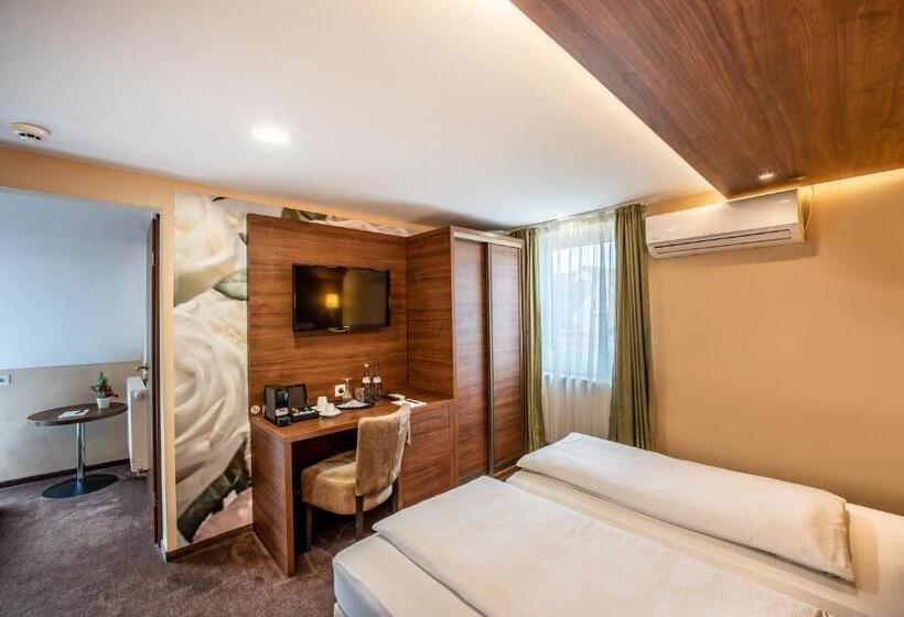 Hotel Aspire Castillo Reutlingen, Trademark Collection By Wyndham