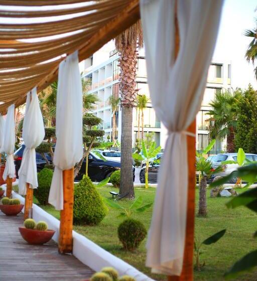 Otel Oricon Coast Luxury Resort