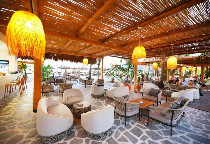 ホテル Oricon Coast Luxury Resort