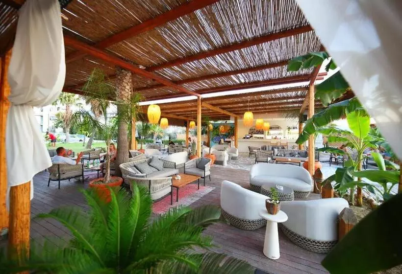 ホテル Oricon Coast Luxury Resort