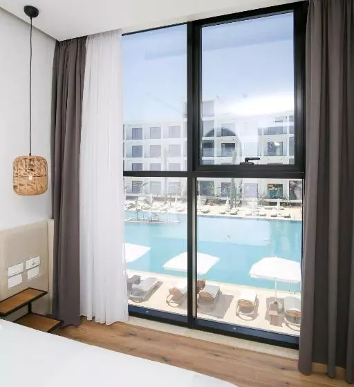 ホテル Oricon Coast Luxury Resort
