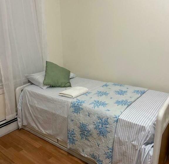 펜션 A Big Room In Queens