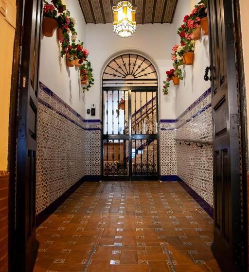 پانسیون Noches En Triana