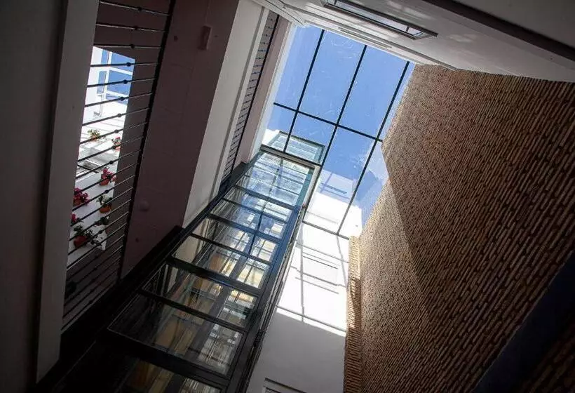 Majatalo Noches En Triana