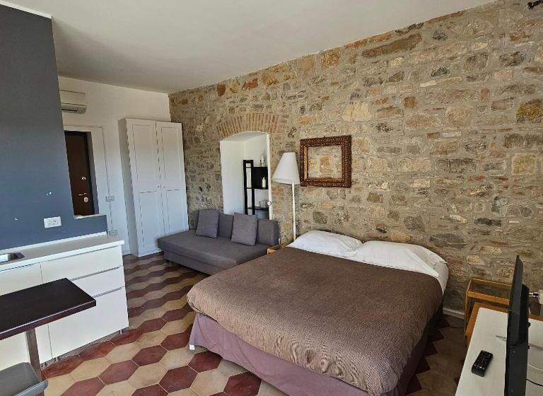 پانسیون Essential & Parking In Centro Città Con Parcheggio Privato E Wifi