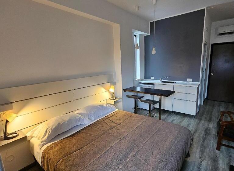 پانسیون Essential & Parking In Centro Città Con Parcheggio Privato E Wifi