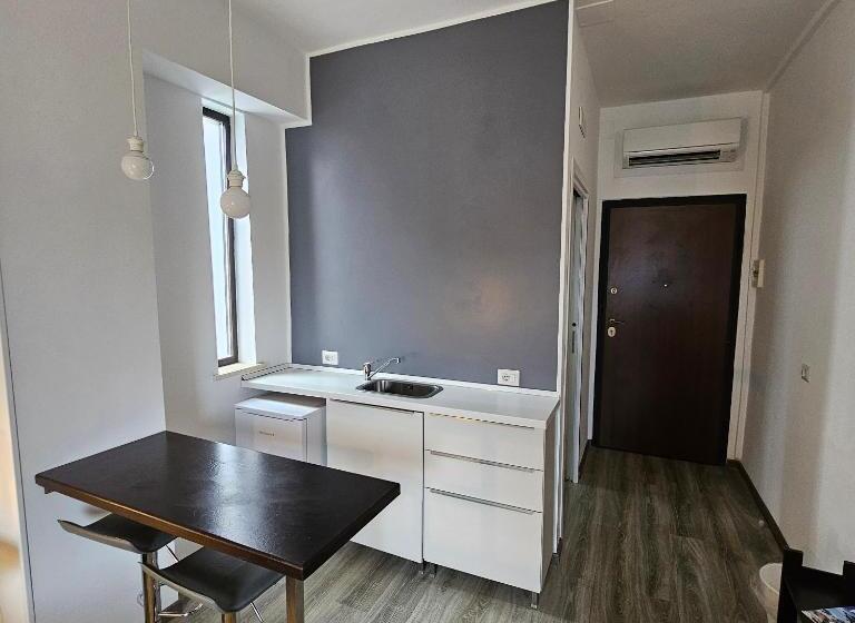 پانسیون Essential & Parking In Centro Città Con Parcheggio Privato E Wifi