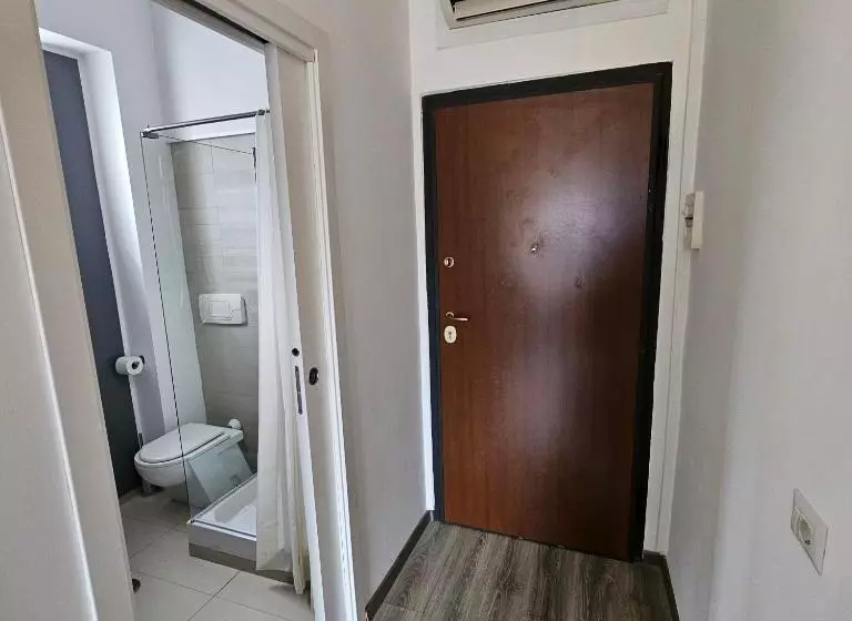 پانسیون Essential & Parking In Centro Città Con Parcheggio Privato E Wifi