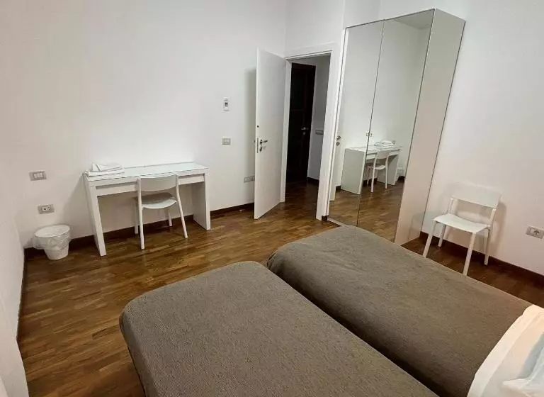 پانسیون Essential & Parking In Centro Città Con Parcheggio Privato E Wifi