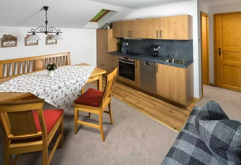 هتل Ferienwohnung Triembachhof