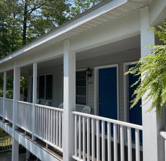 Motel M22 Inn Glen Arbor