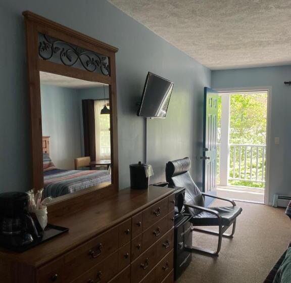 Motel M22 Inn Glen Arbor