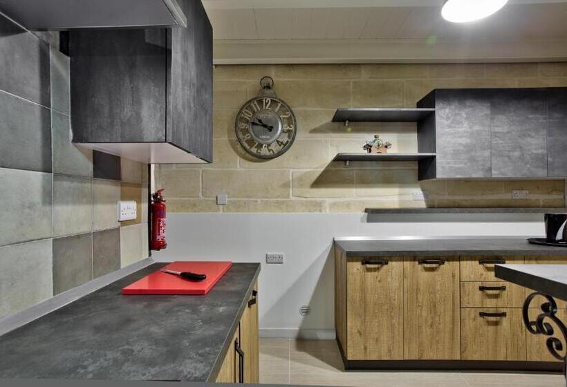 پانسیون Chateau La Vallette   Tritoni Suite