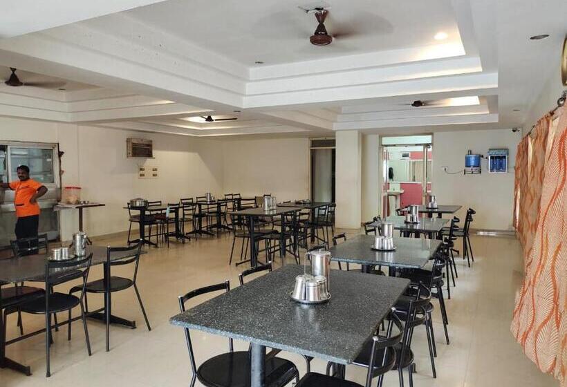 Hotel Geetha International