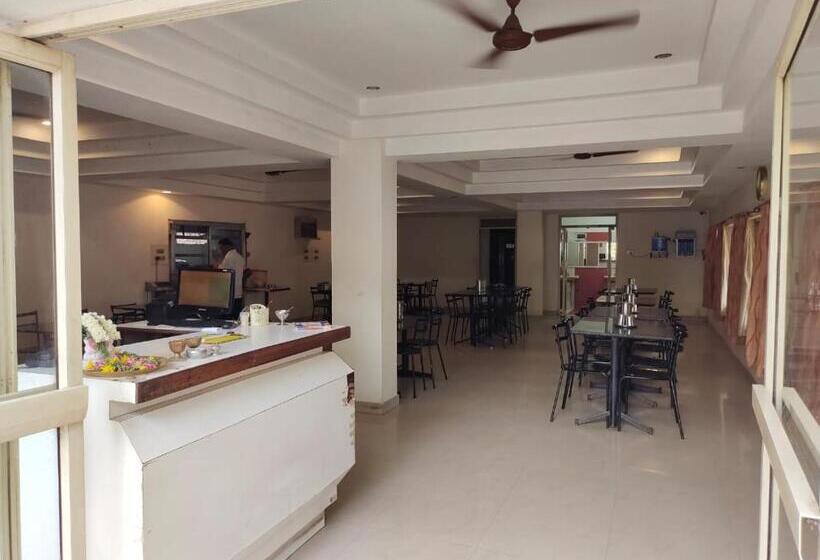 Hotel Geetha International