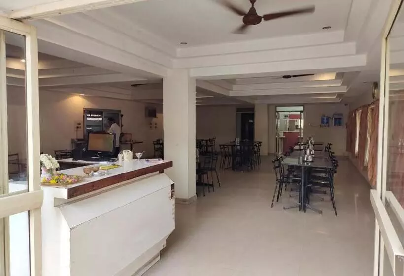 Hotelli Geetha International