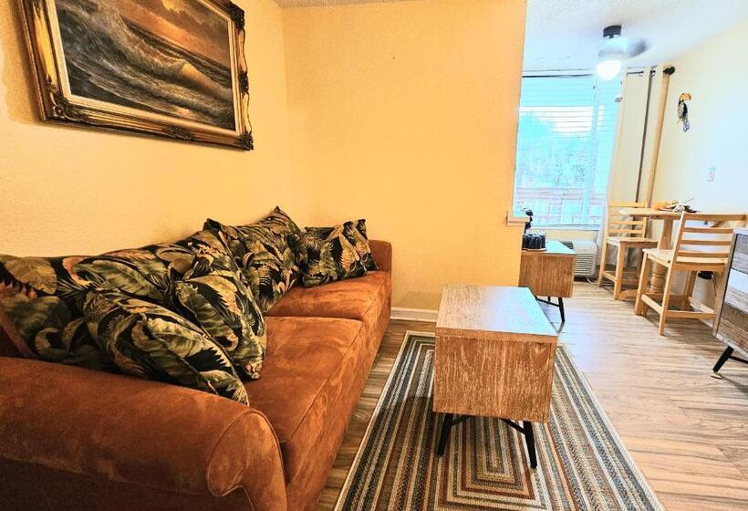 Oceanfront Escape With Balcony And Heated Salt Water Pool Sleeps 4