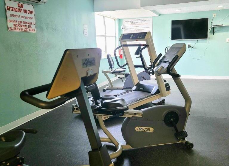 Oceanfront Escape With Balcony And Heated Salt Water Pool Sleeps 4