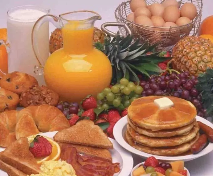 Oceanfront Escape With Balcony And Heated Salt Water Pool Sleeps 4