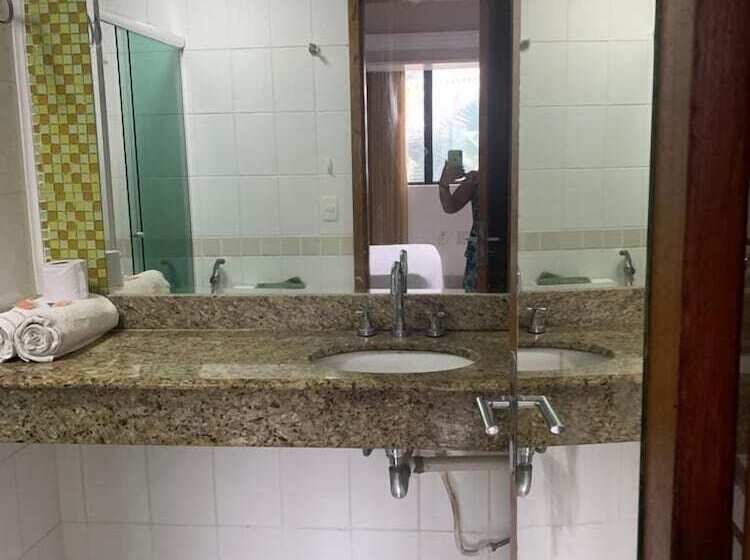 Tropical Executive Ap 305