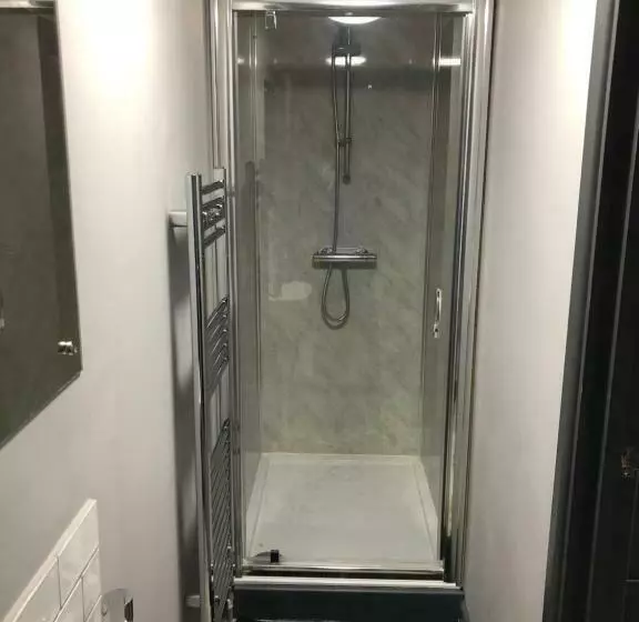 Retkeilymaja London Gate Lodge   Private En Suite Rooms, Kings Lynn, Central Location