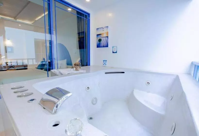 Hotelli Costa Beach Residence & Jacuzzi