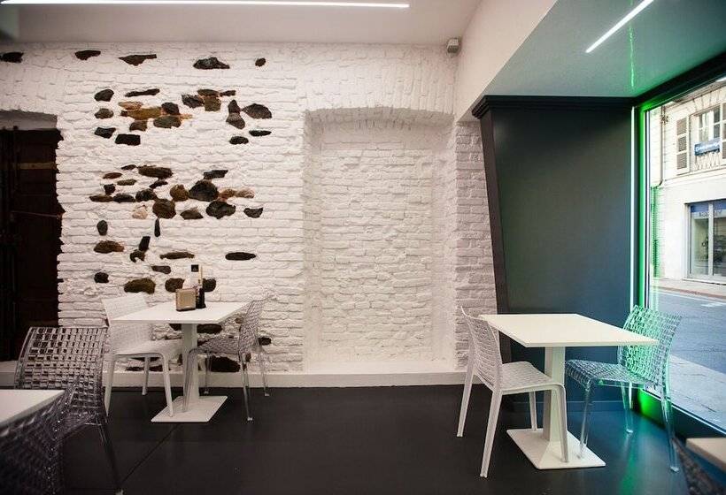 Adalesia Hotel & Coffee